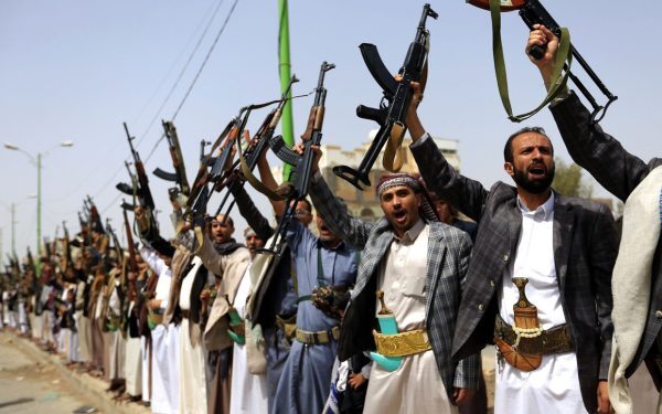 Houthi atac RĂZBOiul petrolului: Rafinărie Aramco lovită!