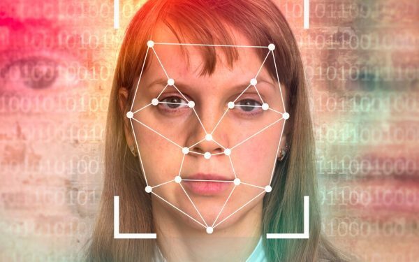 Identitatea digitală: De la selfie la cipul din buletin