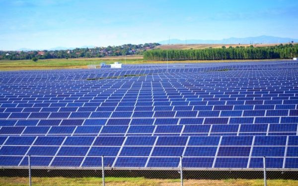 România, parc fotovoltaic uriaș: Gata de construcție, ultimul act legal emis