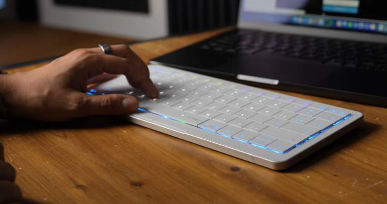 Clevetura CLVX S: Tastatura pe care Apple a refuzat să o facă