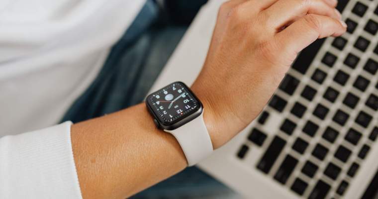 Apple Watch revoluționar: ecran rotund și versiune fără display