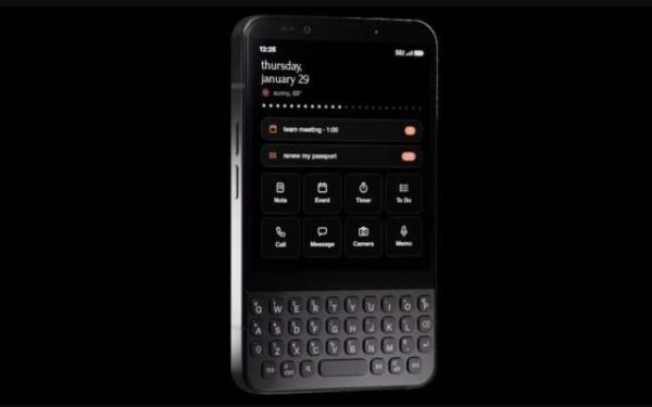 Minimal Phone 2: Smartphone cu tastatură pe Kickstarter