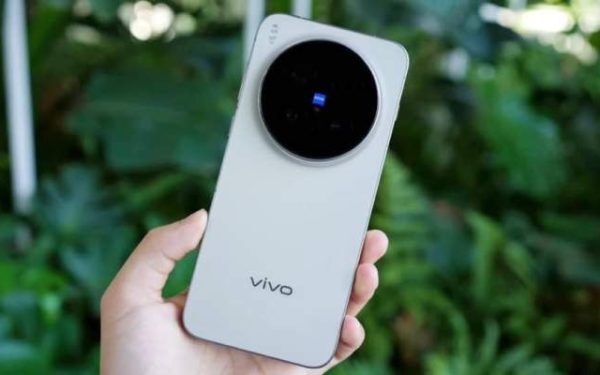 Vivo X500: Telefonul anului care nu ajunge în România