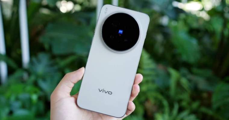 Vivo X500: Telefonul anului care nu ajunge în România