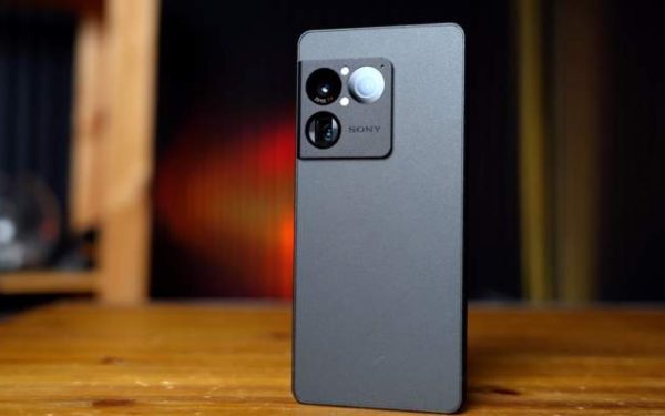 Sony Xperia 1 VIII e succes în Europa, seria 5 dispare