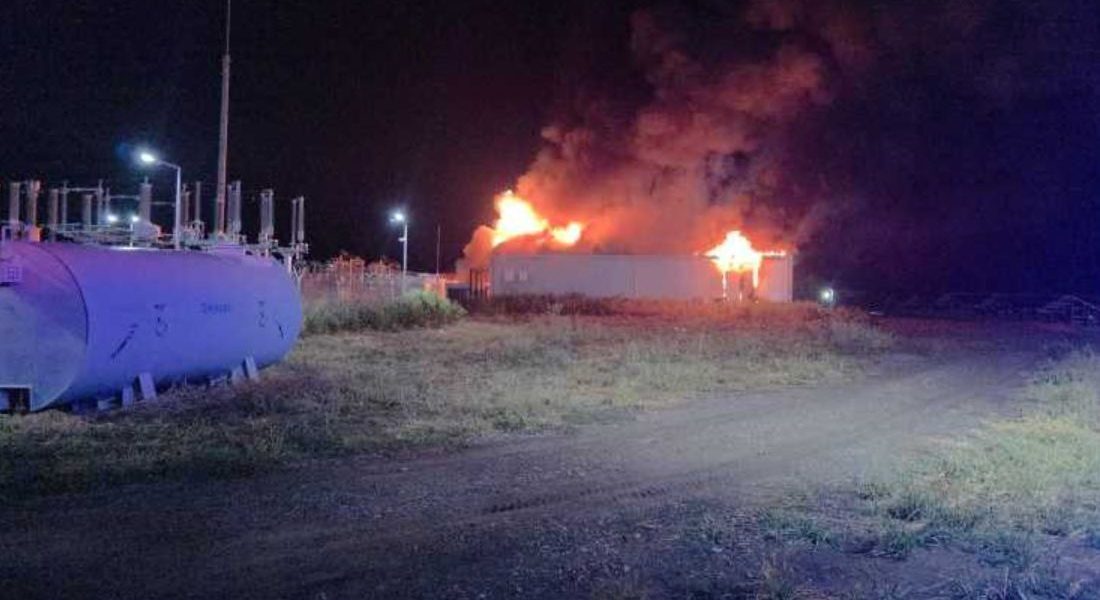 Incendiu la hala de baterii din Stâlpu, Buzău