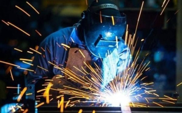 Industria: Scădere în iunie, trend negativ persistent în S1