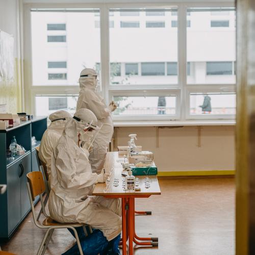 UE dă 4,6 mil. € pentru teste Ebola în Africa