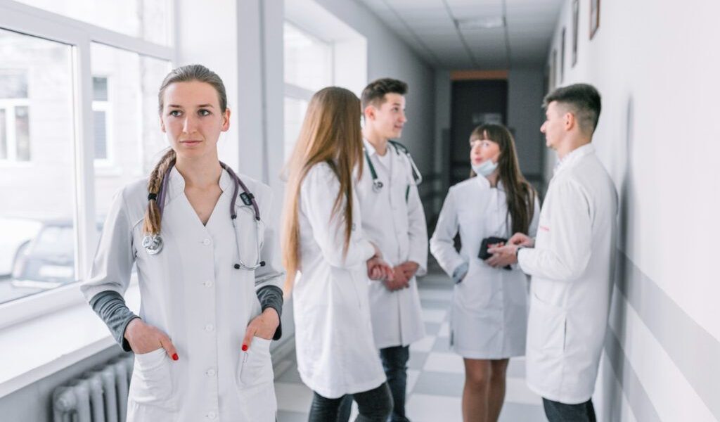 Medicii: Reguli noi la examenul de specialist din 2026