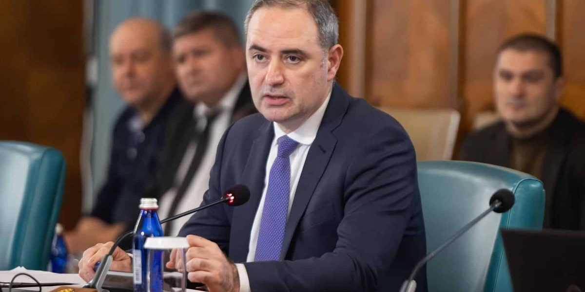 Economia României revine: PIB se contractă doar 0,4% în T2