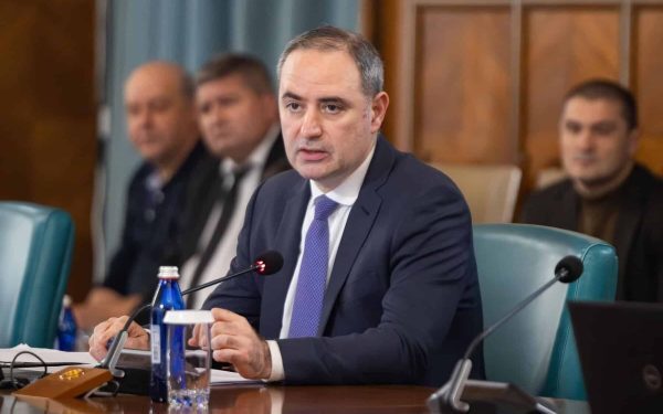 Economia României revine: PIB se contractă doar 0,4% în T2