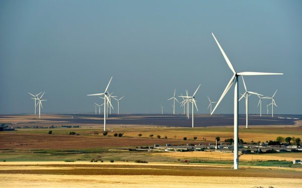 Bușoi: Eolianul ajută, importurile scad, viitorul e bun