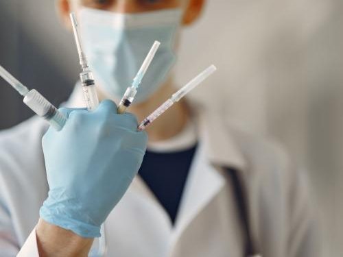 Sănătate privată angajează masiv, spitalele de stat, criză