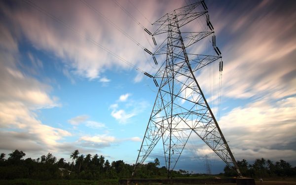Bolojan: Consumul de energie seara a scăzut cu 300 MW
