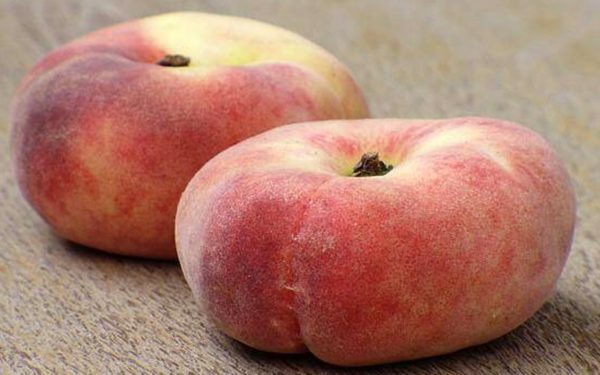 Piersici plate:naturale sau modificate genetic? Adevărul despre sănătatea lor