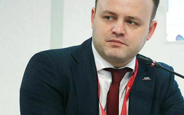 Deputat râde la întrebarea despre credite ipotecare pentru români