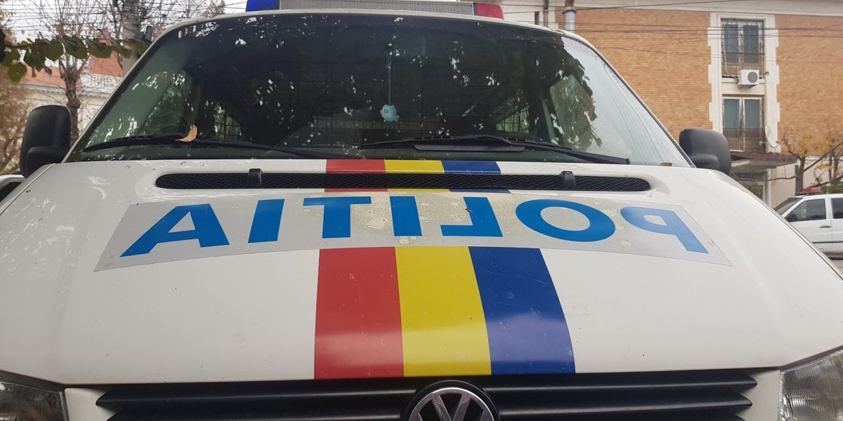 Mașină în flăcări pe DN 7 Dâmbovița, trafic blocat spre Târgoviște