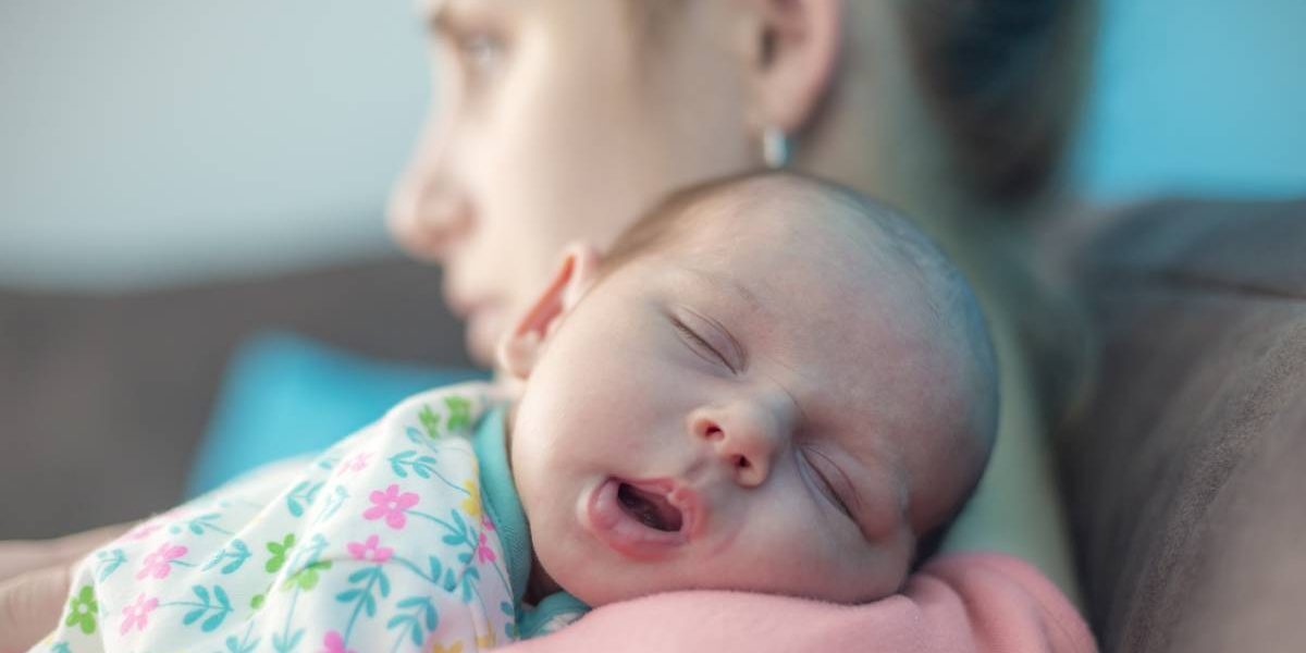 Mame: 5 probleme grave post-naștere ignorate de medici