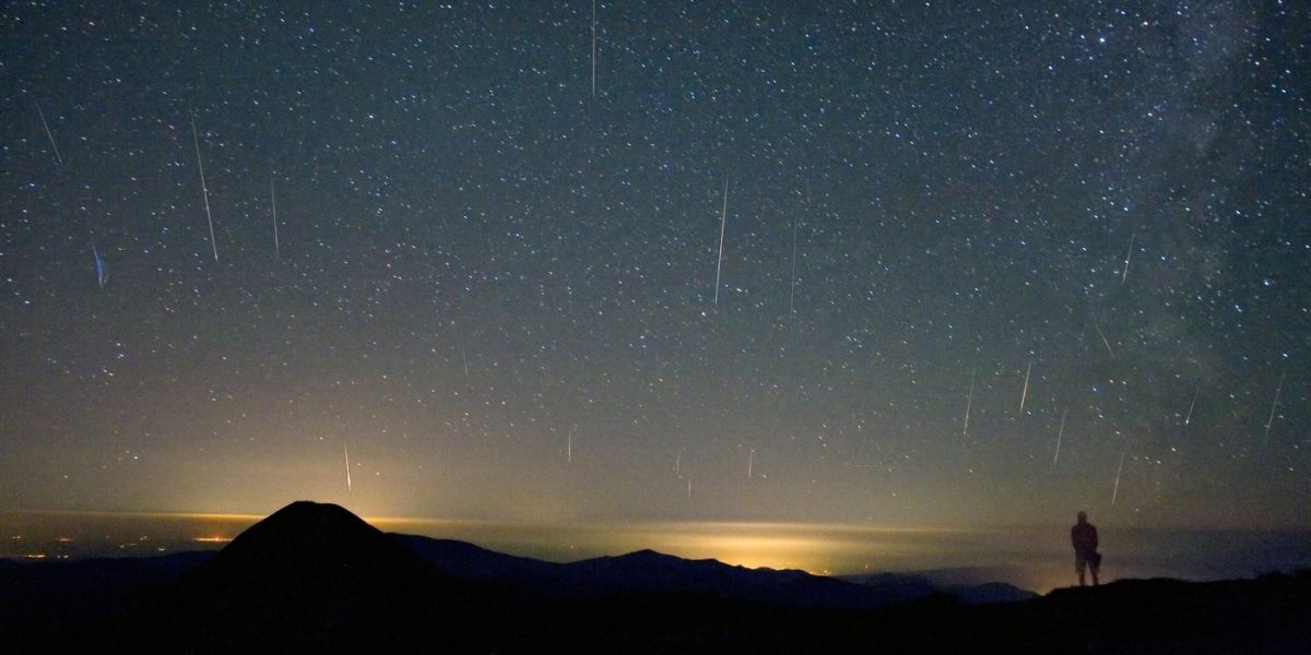 Perseidele 2026: Când și unde privești spectacolul ceresc