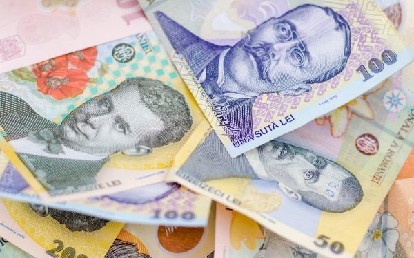 Bancnota ștampilată: Când devine invalidă și ce spun românii