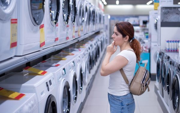 Frigidere și mașini de spălat: prețuri mici în luna asta