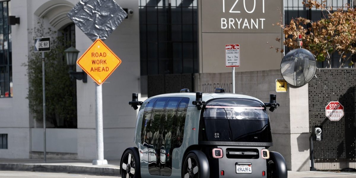 Amazon retrage mașinile autonome din circulație după incidente