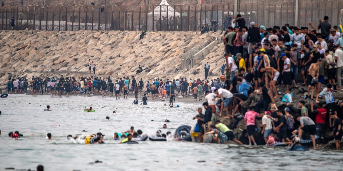 Marocul cere Spaniei 1.400 de minori migranți