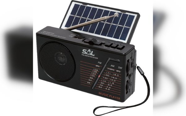 Dedeman: Radio solar Bluetooth, gadget genial la 68 lei