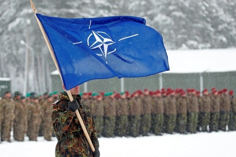 NATO: Dronele rusești, nepermise. Aliații, uniți să apere România