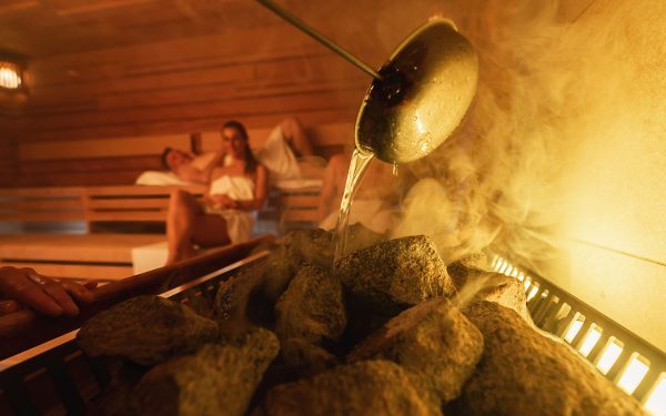 Sauna vara: Ajută corpul să reziste caniculei?
