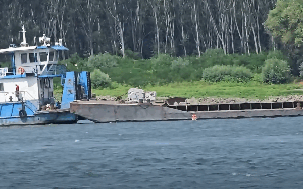 Scufundare barje 11 ore: Dunărea s-ar putea umfla-n curând
