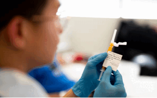 Primul vaccin anti-cancer la colon, testat pe oameni