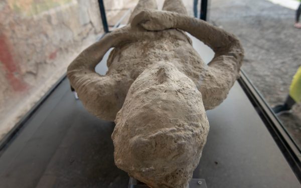 Pompeii: Erupție în august? Hainele groase de lână explică misterul
