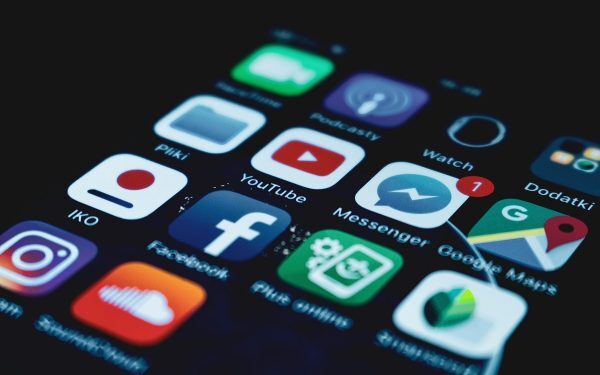 iPhone: Microdrame costă cu 40% mai mult decât pe Android