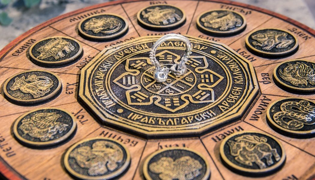 Patru zodii scapă de 8 ani grei: Recompense și schimbări majore