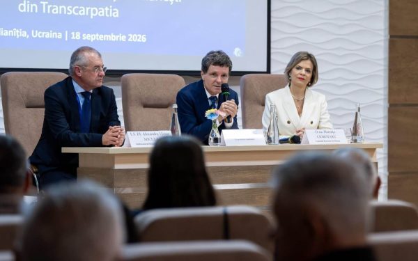 Nicuşor Dan, la românii din Transcarpatia: Drepturi discutate cu Zelenski