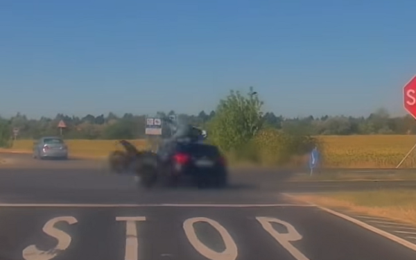 Motorist, impact devastator cu o mașină. Poliția a publicat video