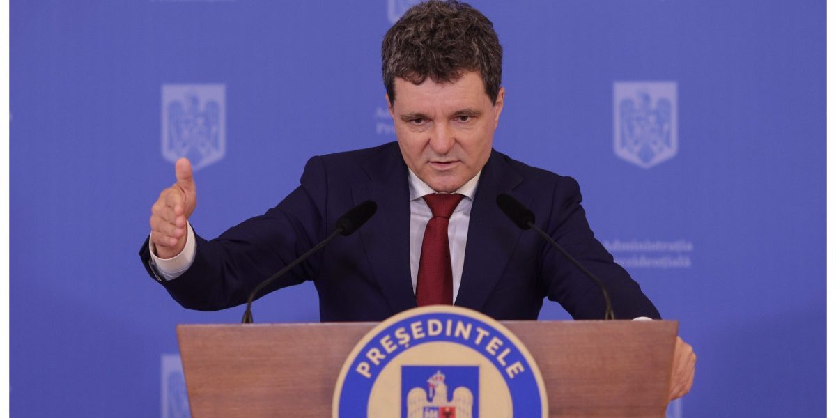 Aleșii locali scapă de incompatibilitate. Nicușor Dan a promulgat legea