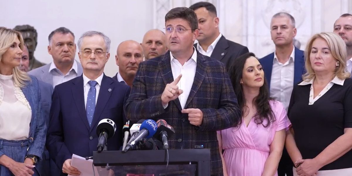 PNL și USR dau în judecată la CCR împărțirea posturilor din Cameră