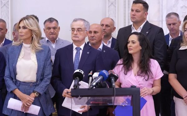 PNL și USR, acord politic: Reforma administrației, prioritate
