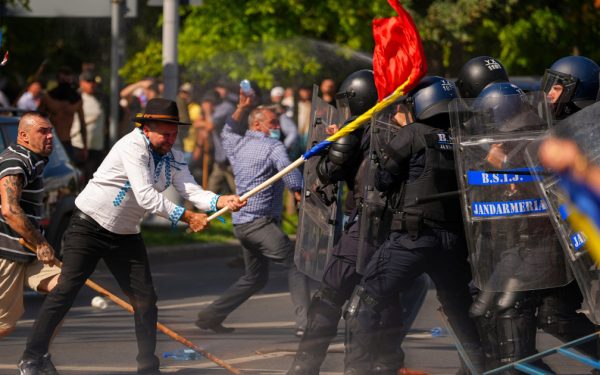 AUR acuză furt de identitate la protest. Poliția sub presiune