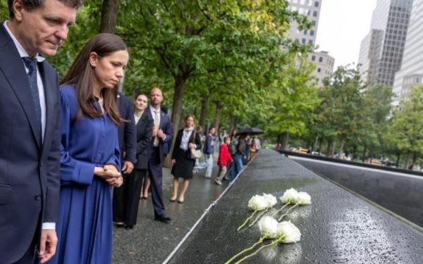Nicuşor Dan și Mirabela Grădinaru, omagiu la Memorialul 9/11