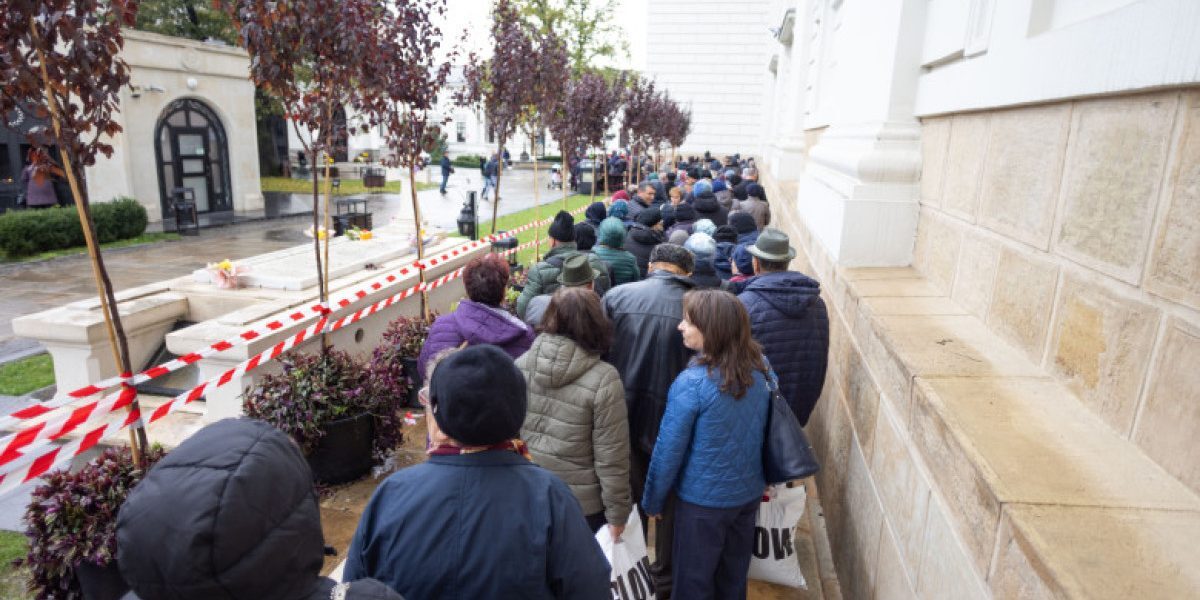 Iași: Începe pelerinajul la Sfânta Cuvioasă