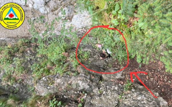 Salvamontiștii au salvat doi turiști de pe un traseu periculos din Bucegi