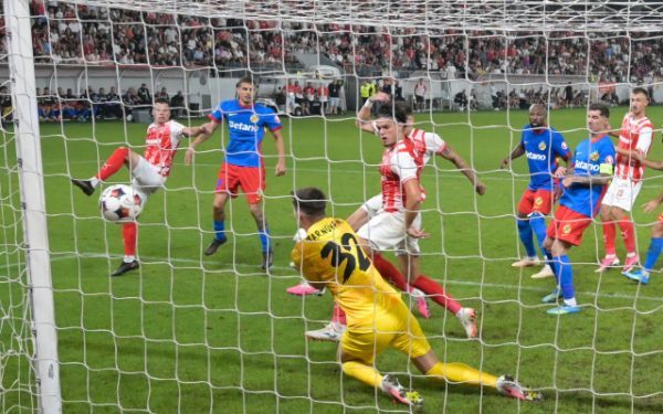 Dinamo învinge FCSB 2-1. Derby incendiar, roșii și penalty ratat