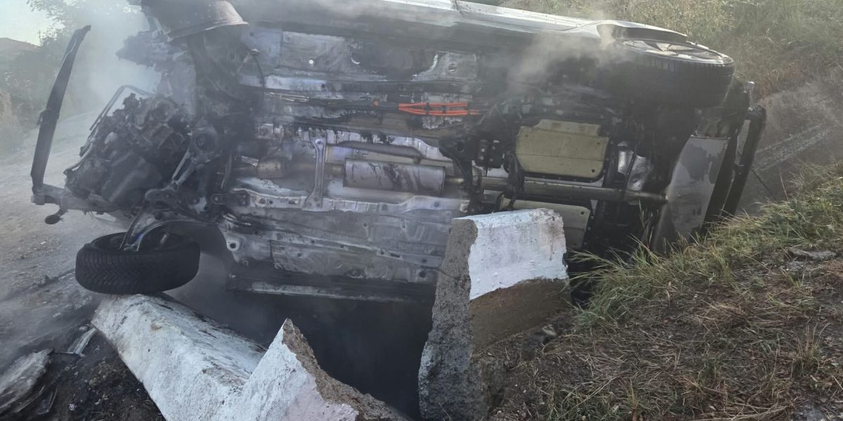 Suceava: Doi adolescenți, arși de vii după accident cu mașină furată