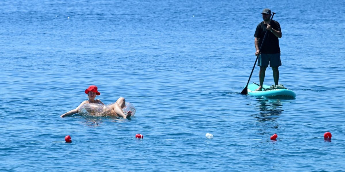 Mediterana Ardă: August Record de Căldură Fără Precedent