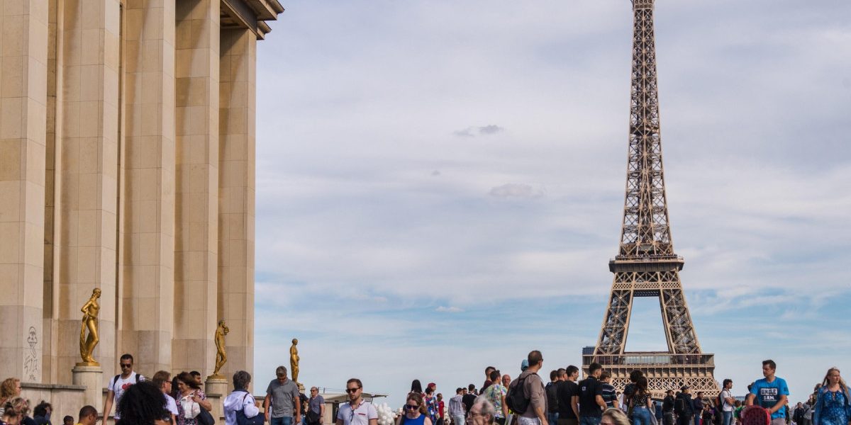 Eiffel se redeschide. Femei, „invizibile” pentru o delegație hindusă