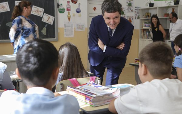 Nicușor Dan: Educația depinde șocant de familie, arată PISA