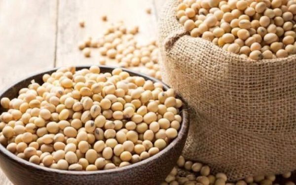Menopauză: Alimentul ce imită estrogenul zilnic, efecte
